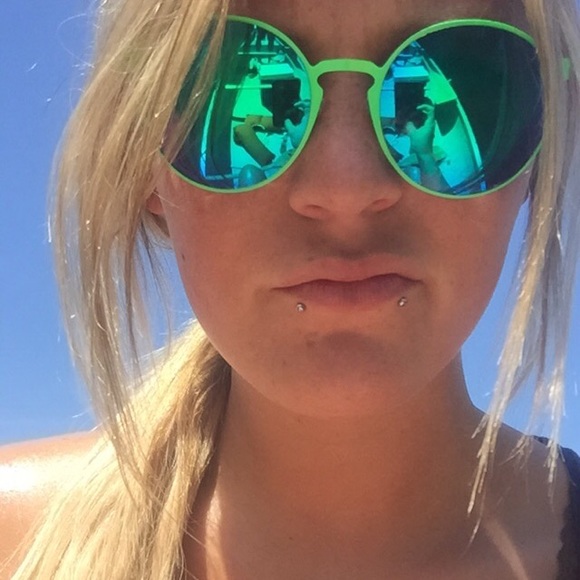 Poshmark profile picture for @forrester