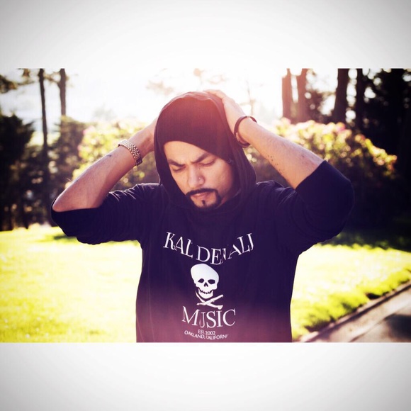 Poshmark profile picture for @yousaf