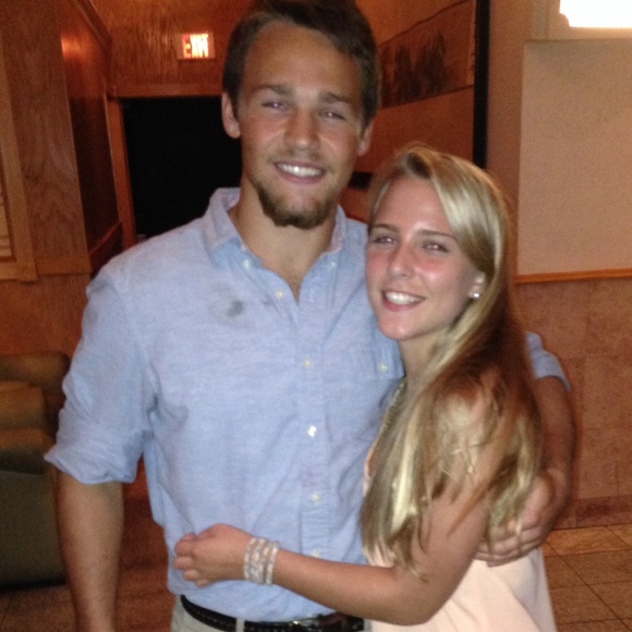 Poshmark profile picture for @wheaton