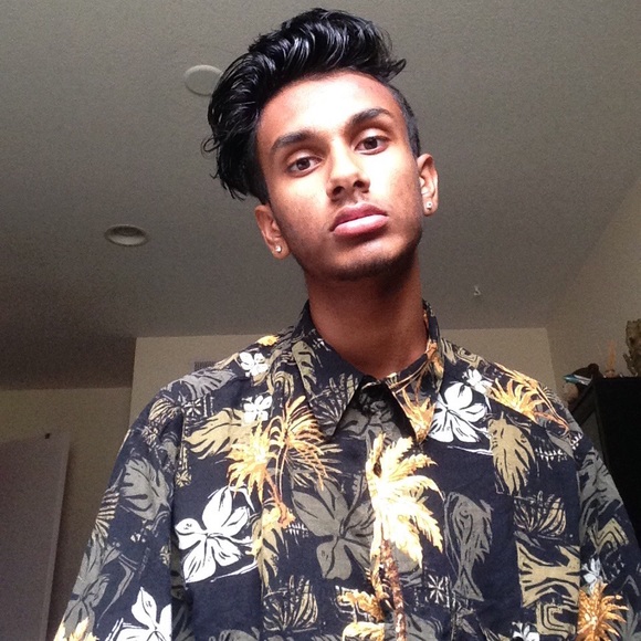Poshmark profile picture for @saahil