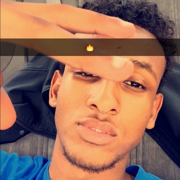 Poshmark profile picture for @fuad