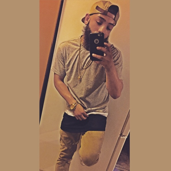 Poshmark profile picture for @nineties