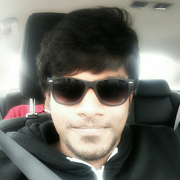 Poshmark profile picture for @gowtham