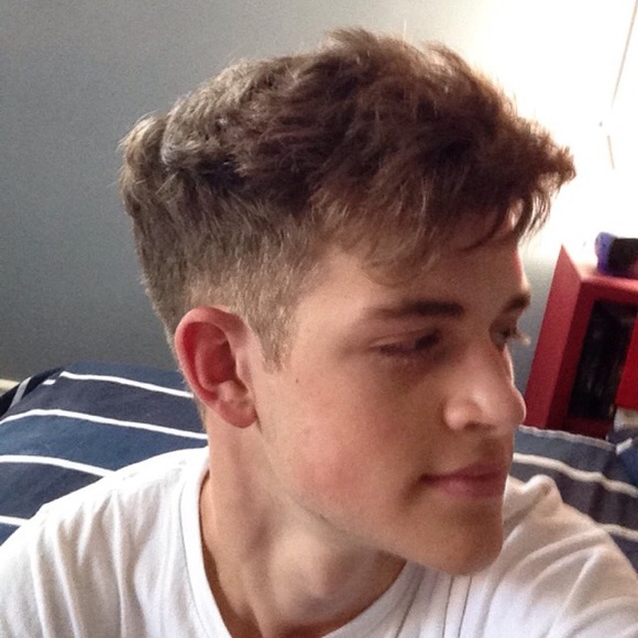 Poshmark profile picture for @mclaren