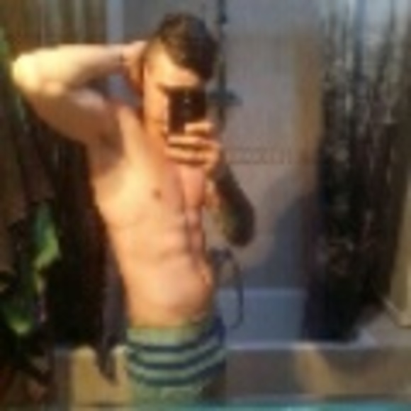 Poshmark profile picture for @rares