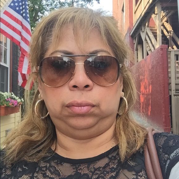 Poshmark profile picture for @rumba