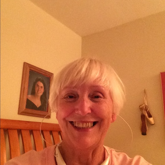 Poshmark profile picture for @closeout