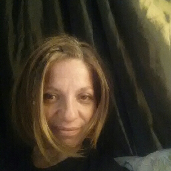 Poshmark profile picture for @ester67