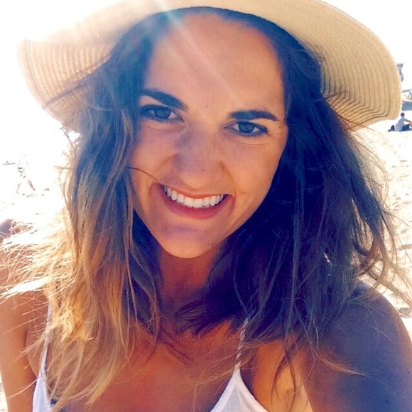 Poshmark profile picture for @marfar