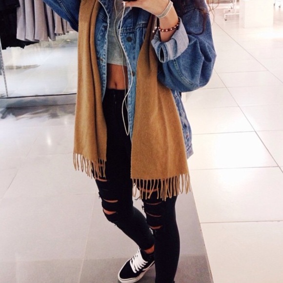 zoelevine1