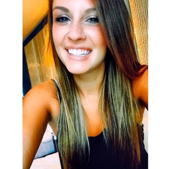 Poshmark profile picture for @handel