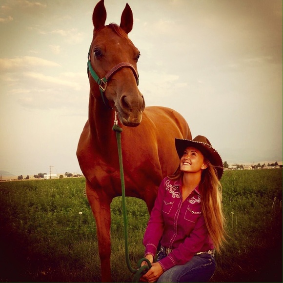 Poshmark profile picture for @mesquite