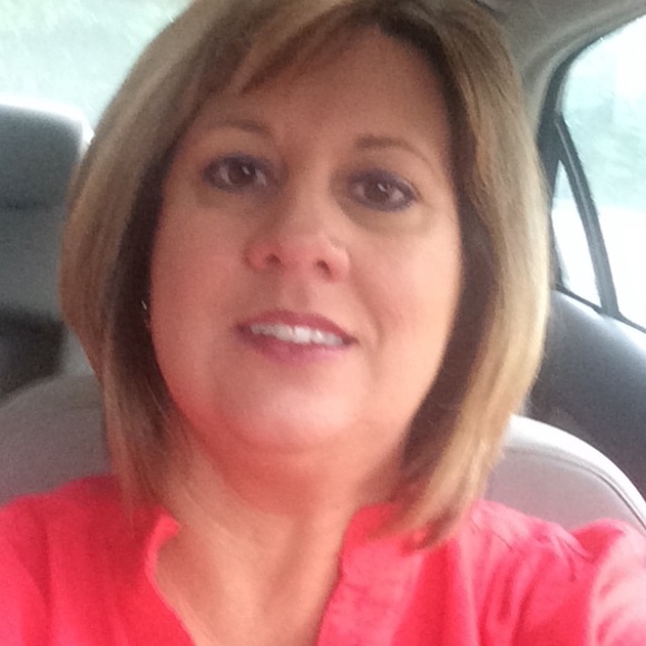 Poshmark profile picture for @kimhan