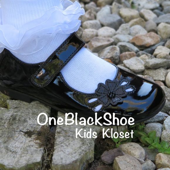 myoneblackshoe