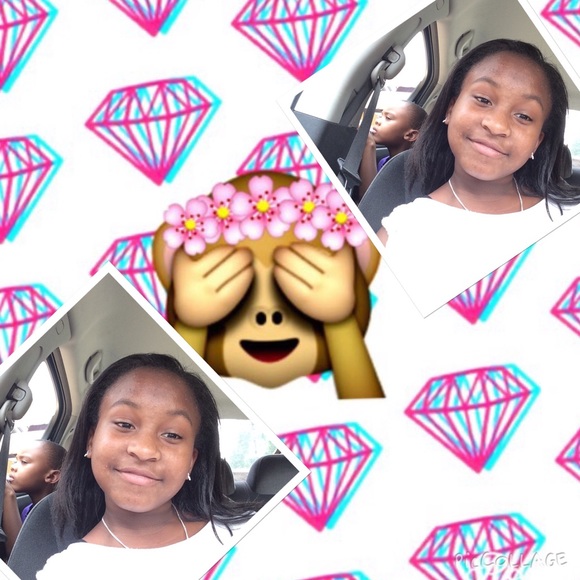 Poshmark profile picture for @zykeriya