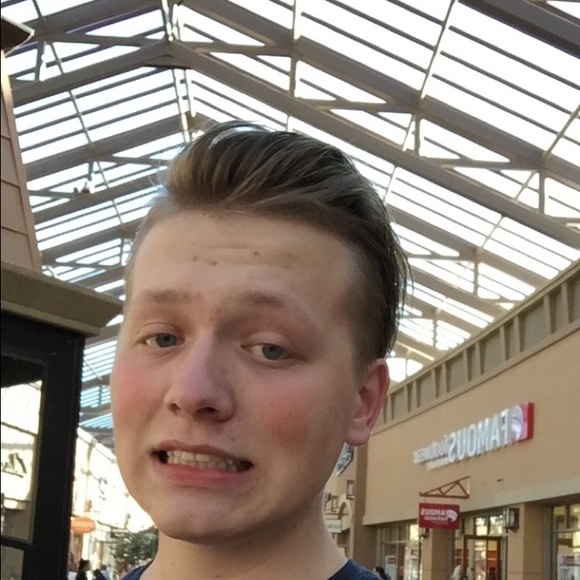 Poshmark profile picture for @sanctum