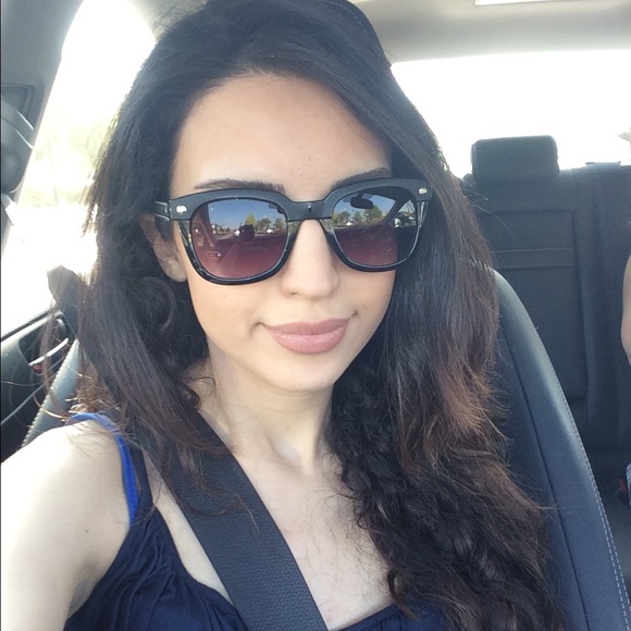 Poshmark profile picture for @helix