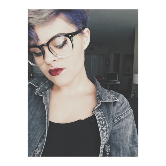Poshmark profile picture for @cattle