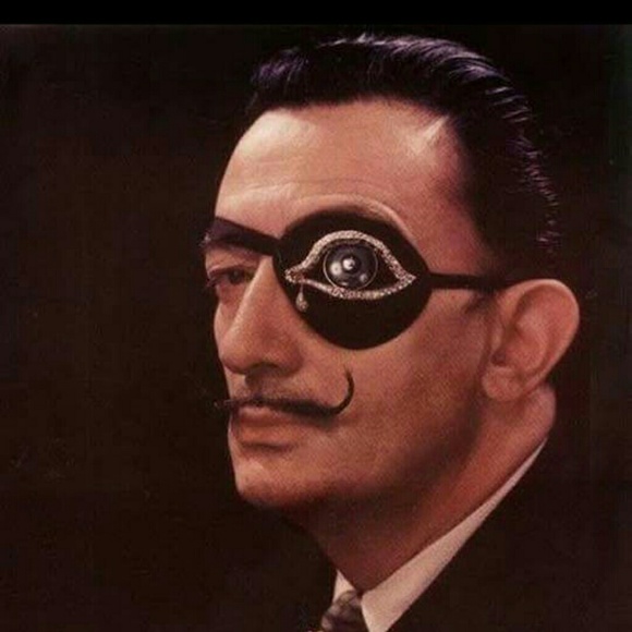 Poshmark profile picture for @shavoun
