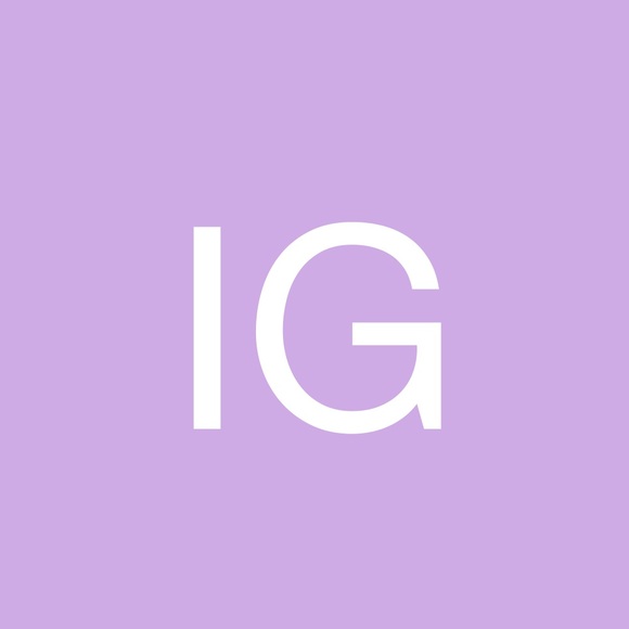 Poshmark profile picture for @ixan