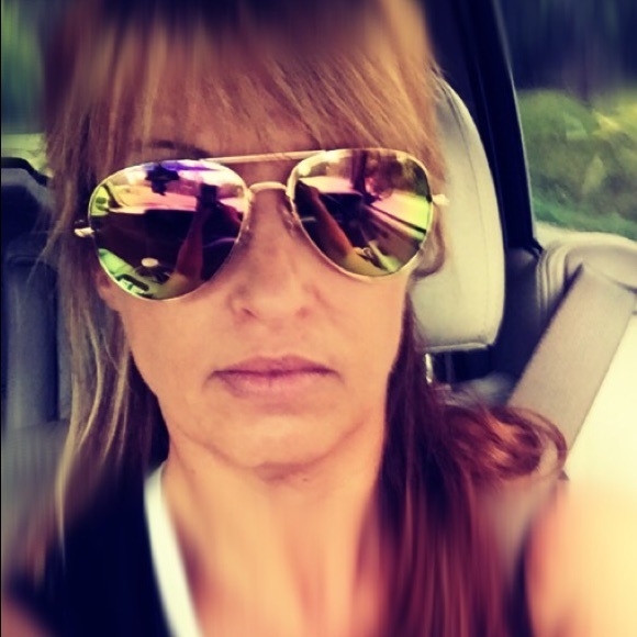 Poshmark profile picture for @stoke
