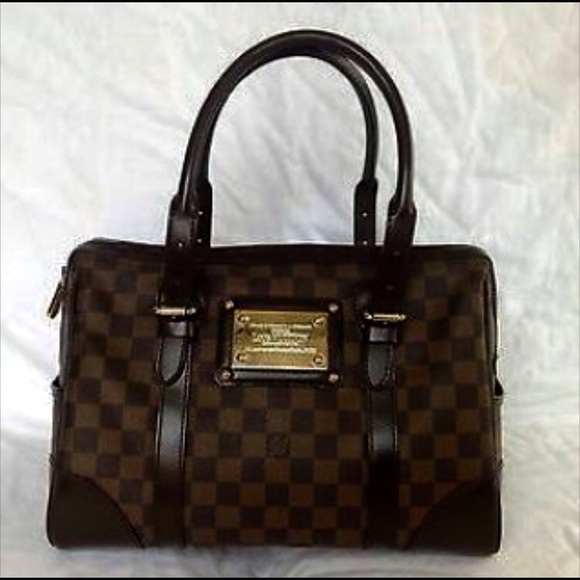 Poshmark profile picture for @wholesaler