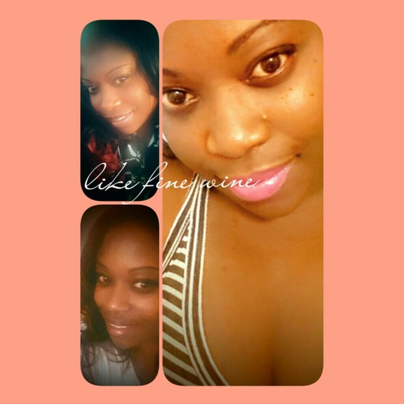 Poshmark profile picture for @shop09