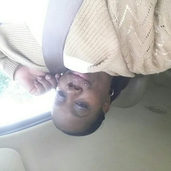 Poshmark profile picture for @keshan