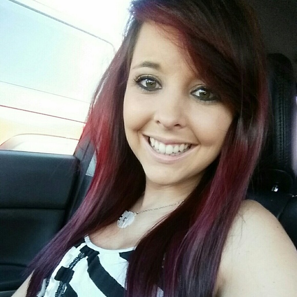 nicole_elli16