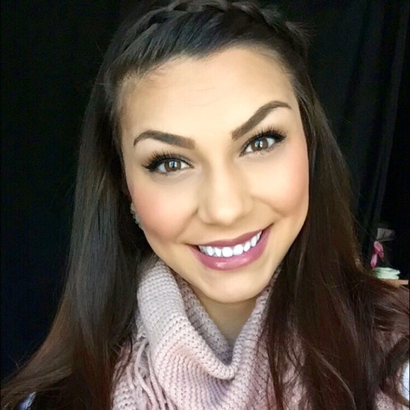 nessa_rene