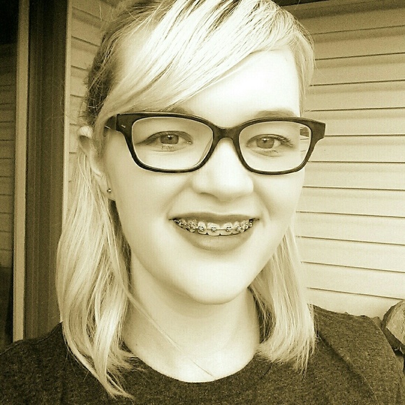 em_ilee16
