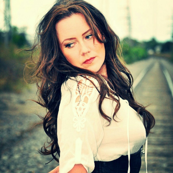avalyne28
