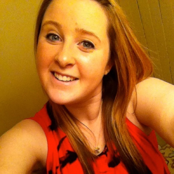 Poshmark profile picture for @teesdale