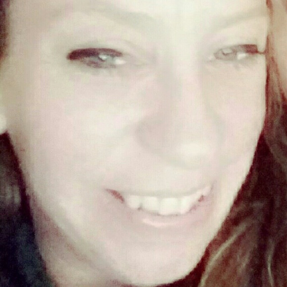 Poshmark profile picture for @loveducks