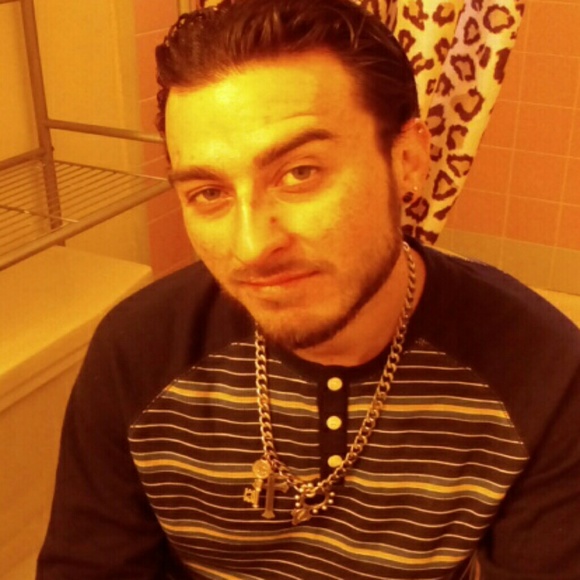 Poshmark profile picture for @activism