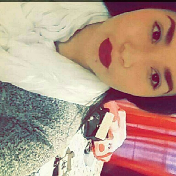 gladis_185