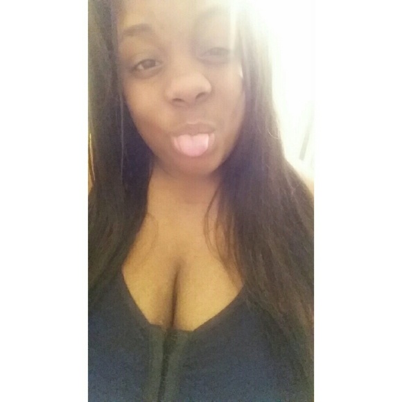 Poshmark profile picture for @pressed