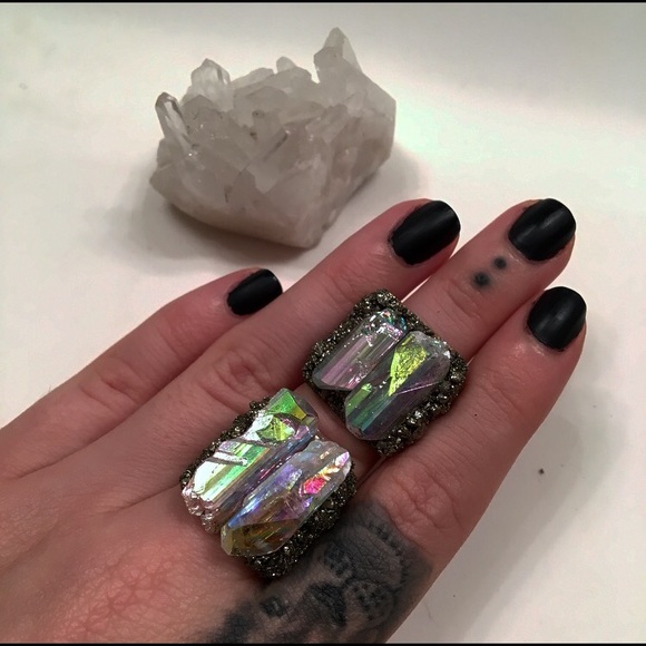 crystalsofearth