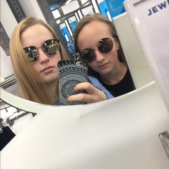 molly_stone
