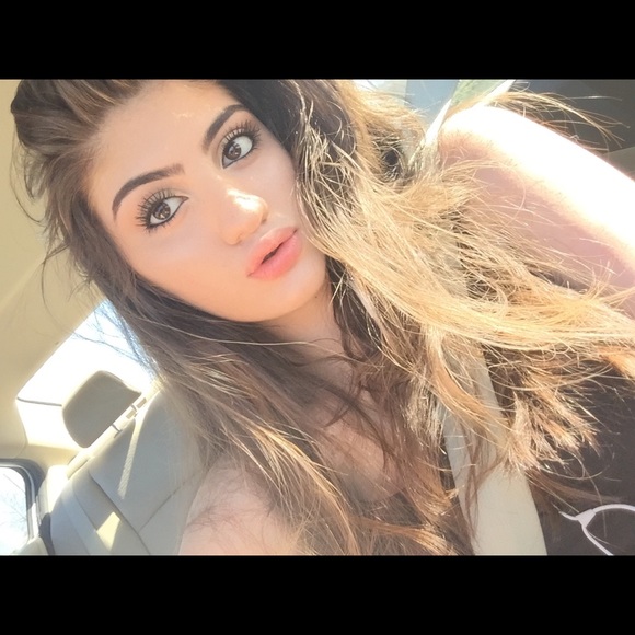 ellie_aftekhar