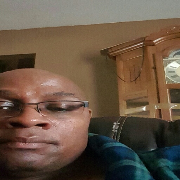 Poshmark profile picture for @sampled
