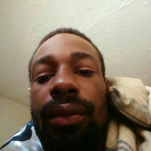 Poshmark profile picture for @thurs