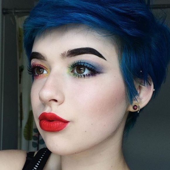 Poshmark profile picture for @quanne