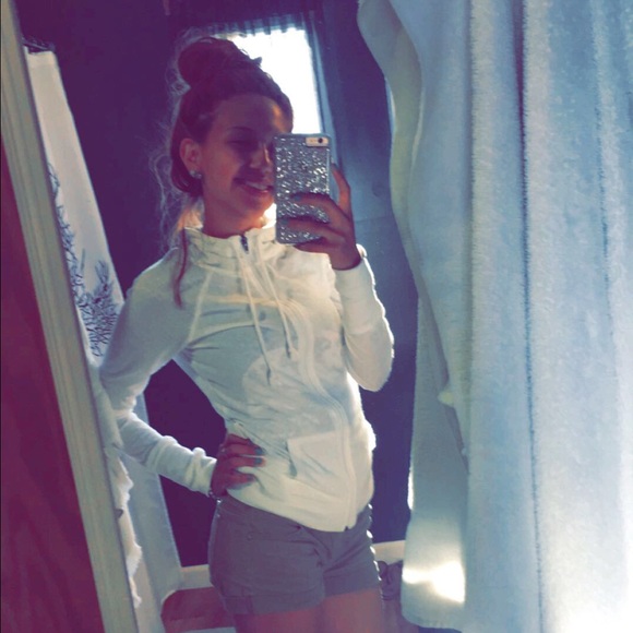 adrianaaa0406