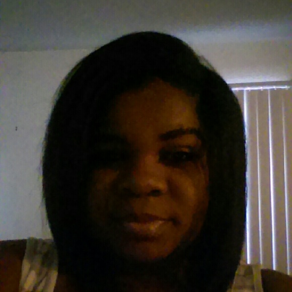 Poshmark profile picture for @urgent