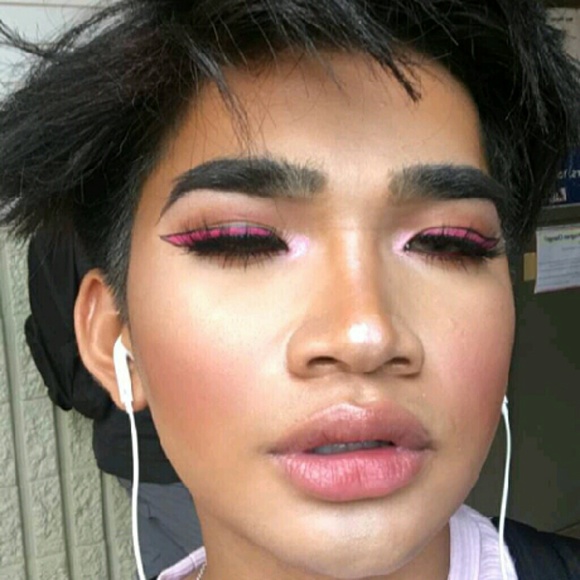 Poshmark profile picture for @heaved