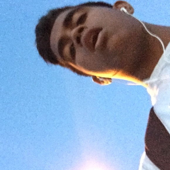 Poshmark profile picture for @yatish