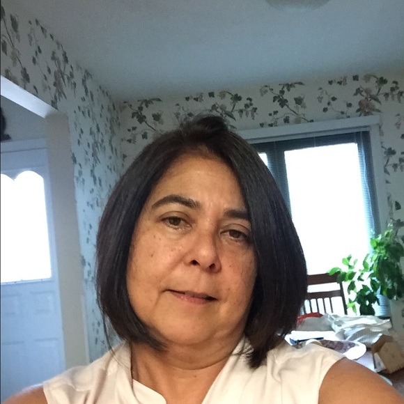 Poshmark profile picture for @lifetech