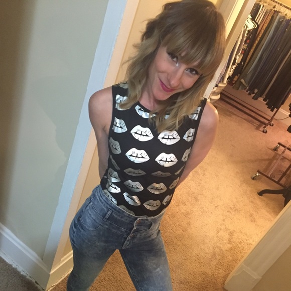vickiv711