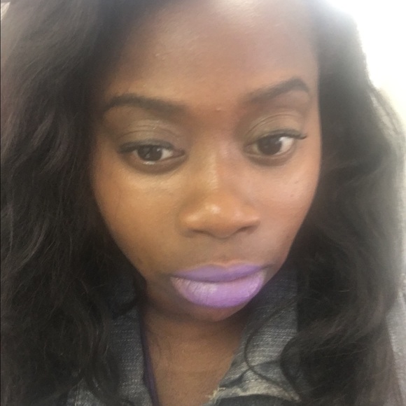 Poshmark profile picture for @nikiel